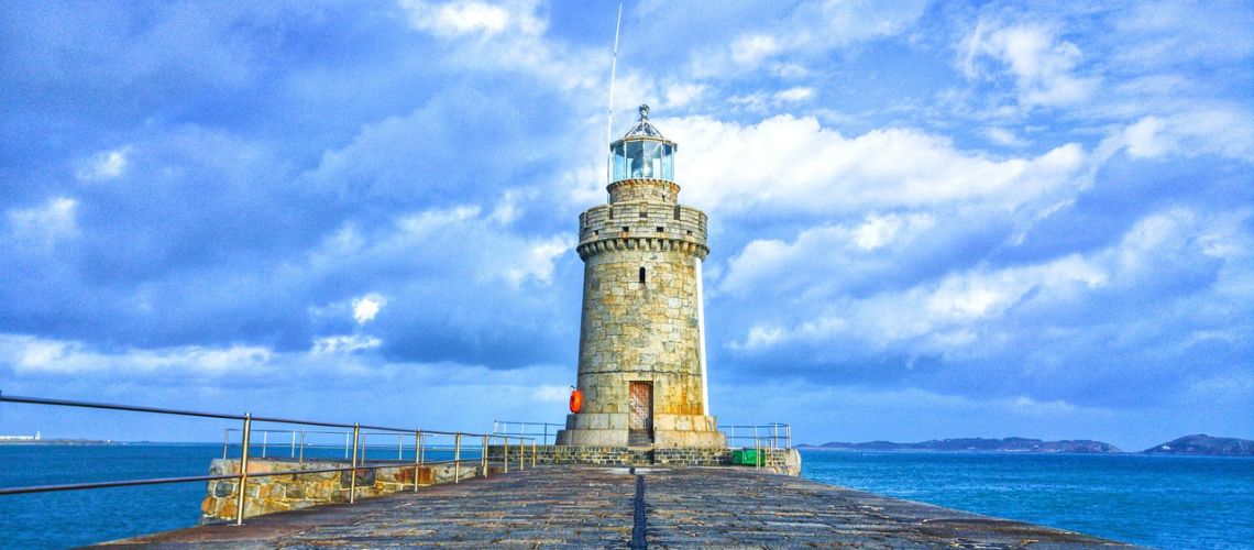 phare près de maison de victor hugo à Guernesey